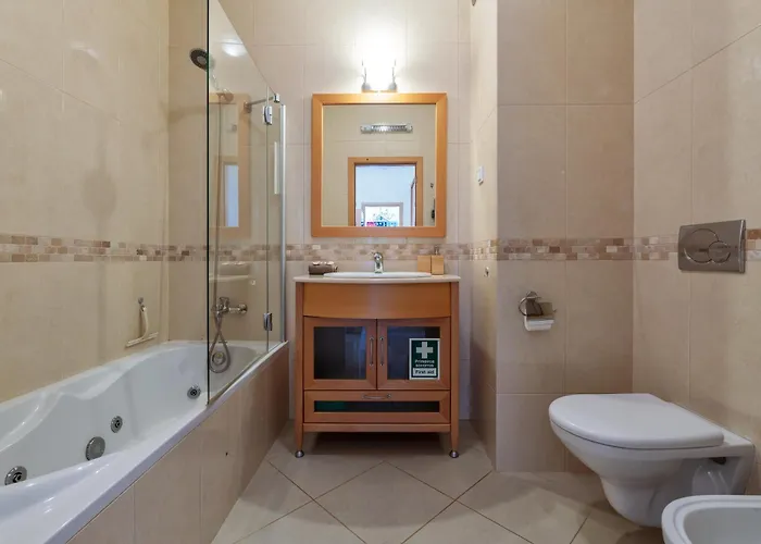 Homes Eco With Terrace, 2 Swimming Pools & Tennis Court * Албуфейра